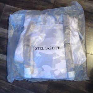 Stella & Dot crush it backpack blush Camo